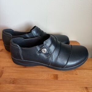 Clarks Women's Cheyn Leather Slip-On Comfort Shoes